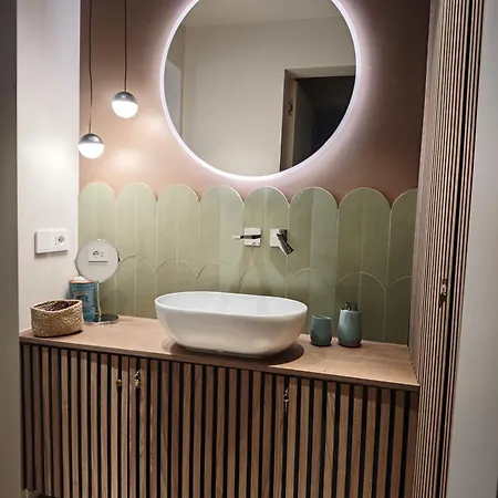 Oasi Center Luxury Apartman *